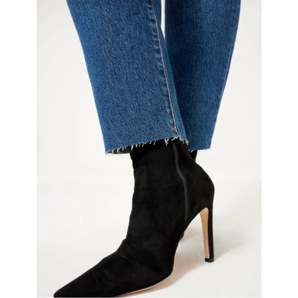 Good American Blue Ankle & Cropped Jeans - Picture 4 of 11